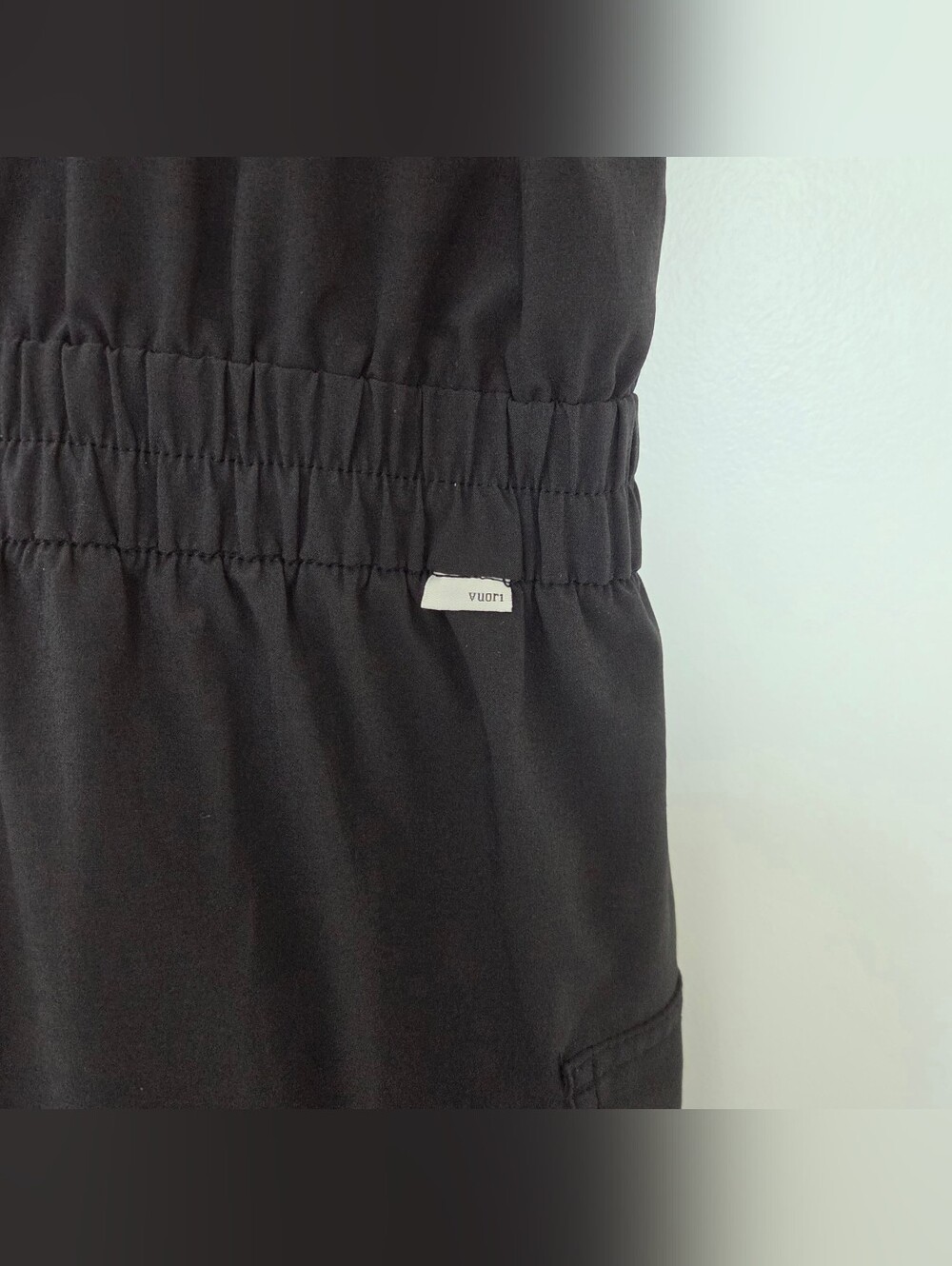 Vuori Women's Villa Utility Romper - Size Medium - Black - VW3137 - EUC - Picture 4 of 6